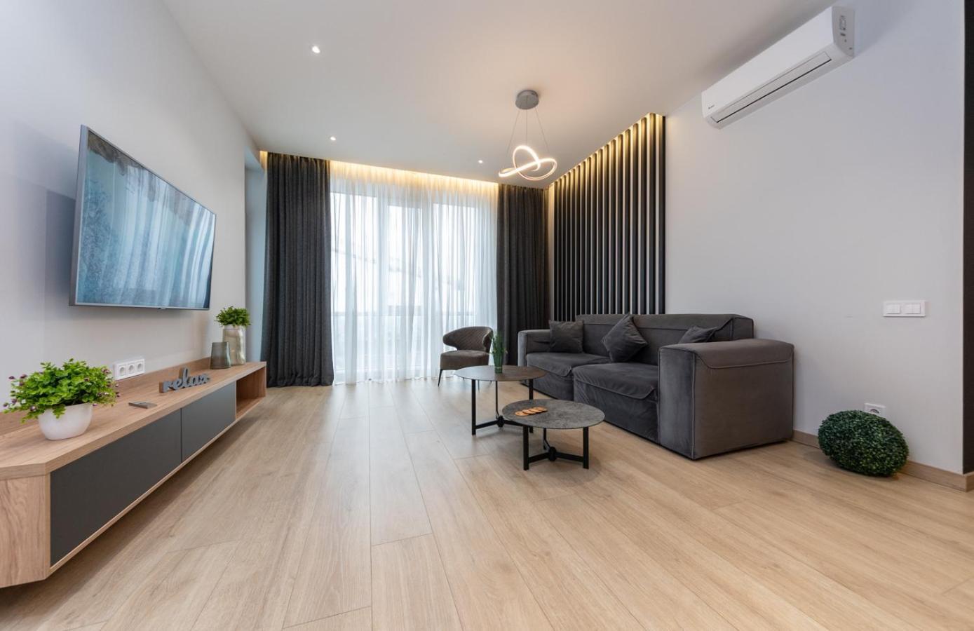 Royal Tower Residence Big Vip Apartment In Center Floor 27 Kiev Extérieur photo