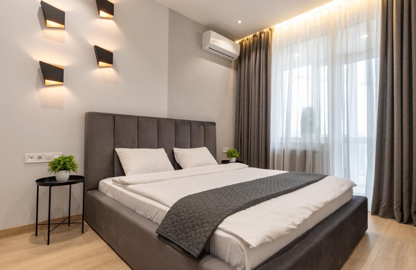 Royal Tower Residence Big Vip Apartment In Center Floor 27 Kiev Extérieur photo