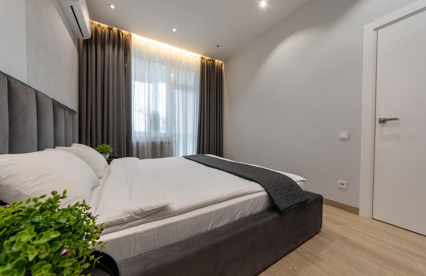 Royal Tower Residence Big Vip Apartment In Center Floor 27 Kiev Extérieur photo