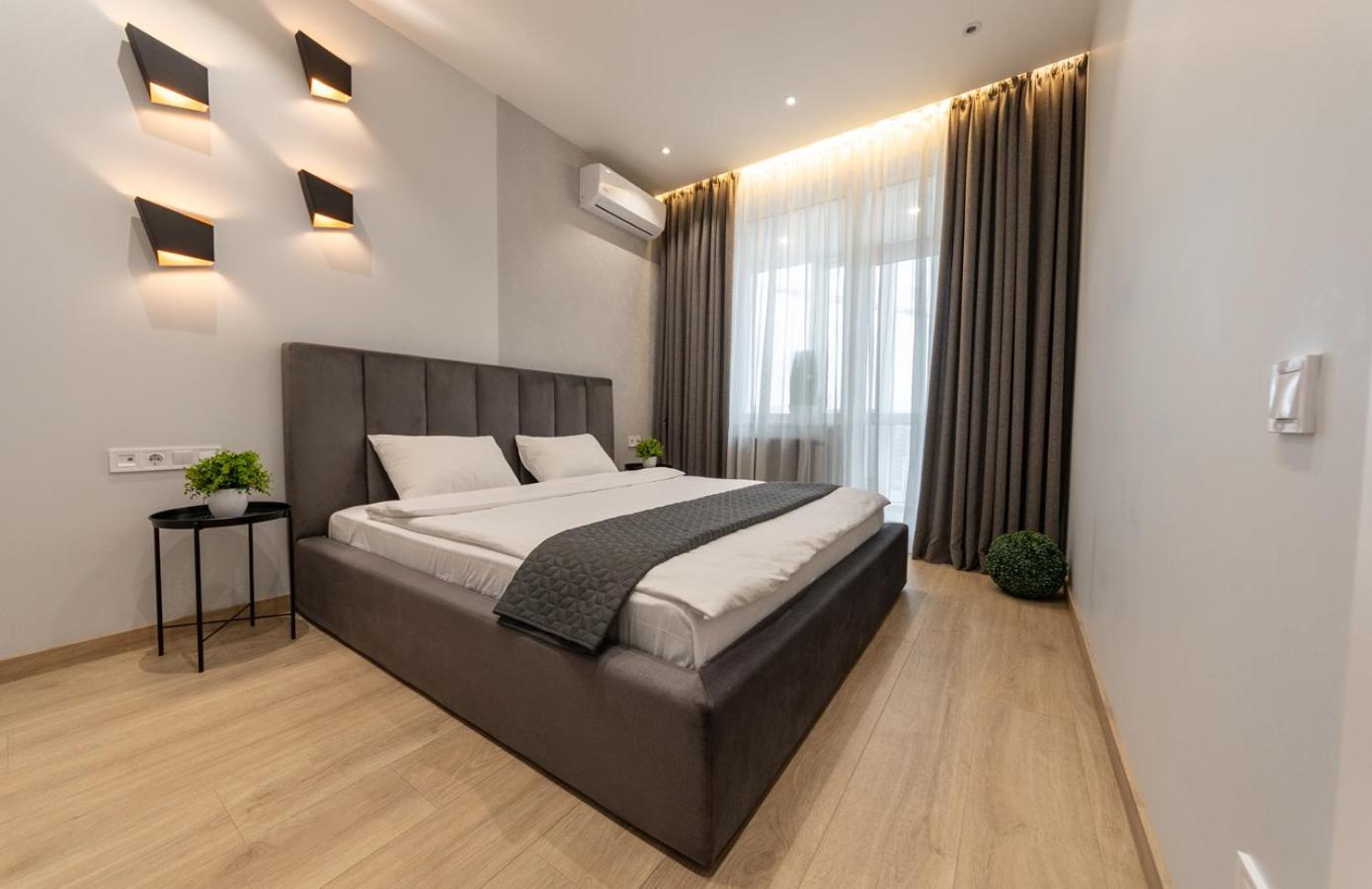 Royal Tower Residence Big Vip Apartment In Center Floor 27 Kiev Extérieur photo